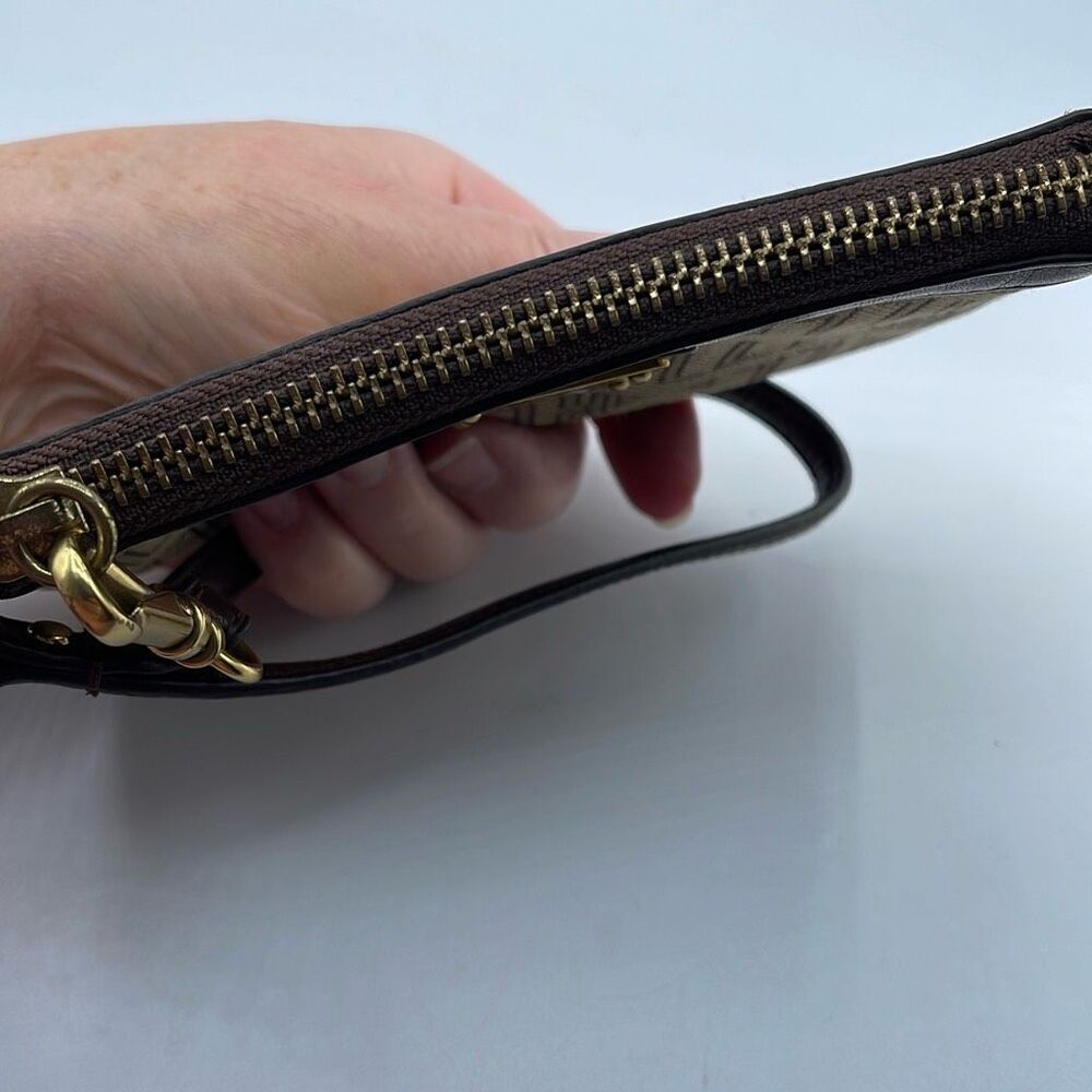 Laurel Ralph Lauren logo wristlet. - Picture 4 of 7